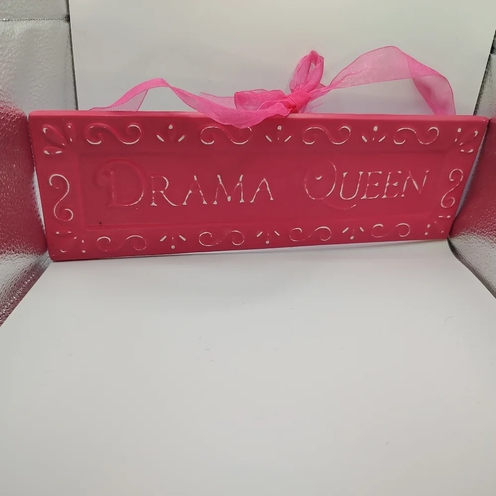 💥 3/$20 Distressed Pink Tin 